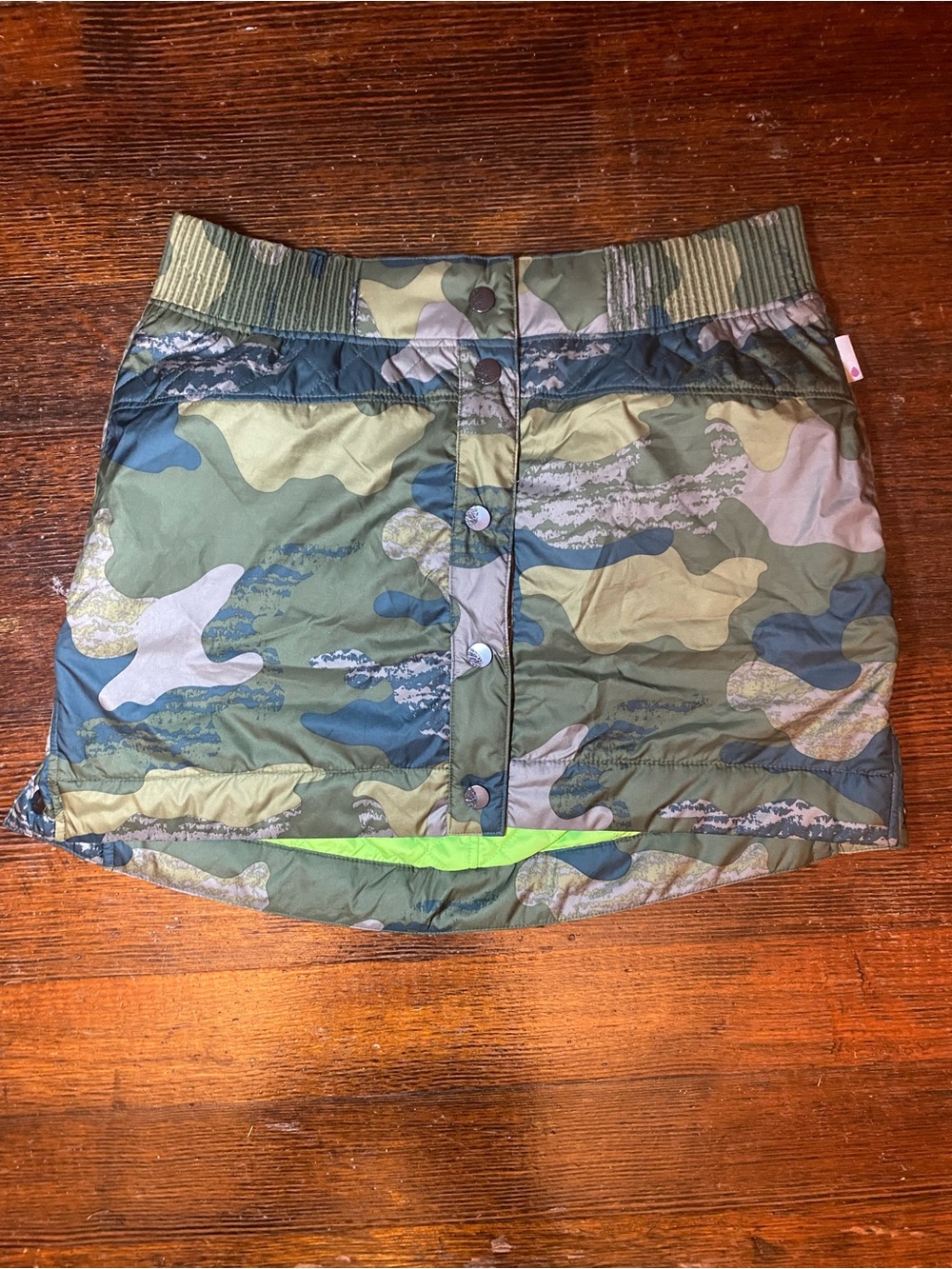 EUC Stio Skycrest Insulated Green Neutral Camo Quilted Snap-Front Skirt Mini